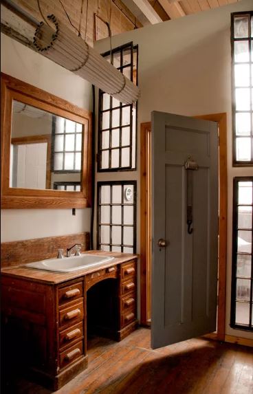  Turn an Old Desk Into a Bathroom Vanity