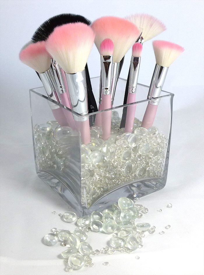 Decorate Your Makeup Brush Holder