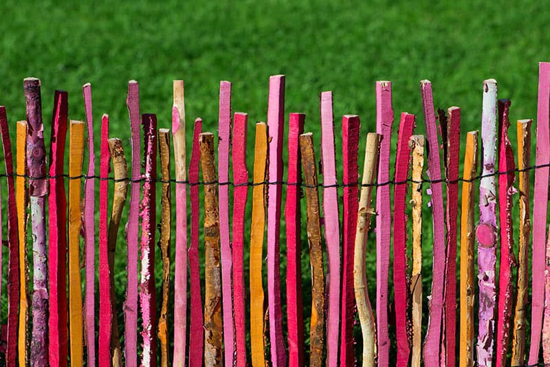  A DIY Colorful Fence